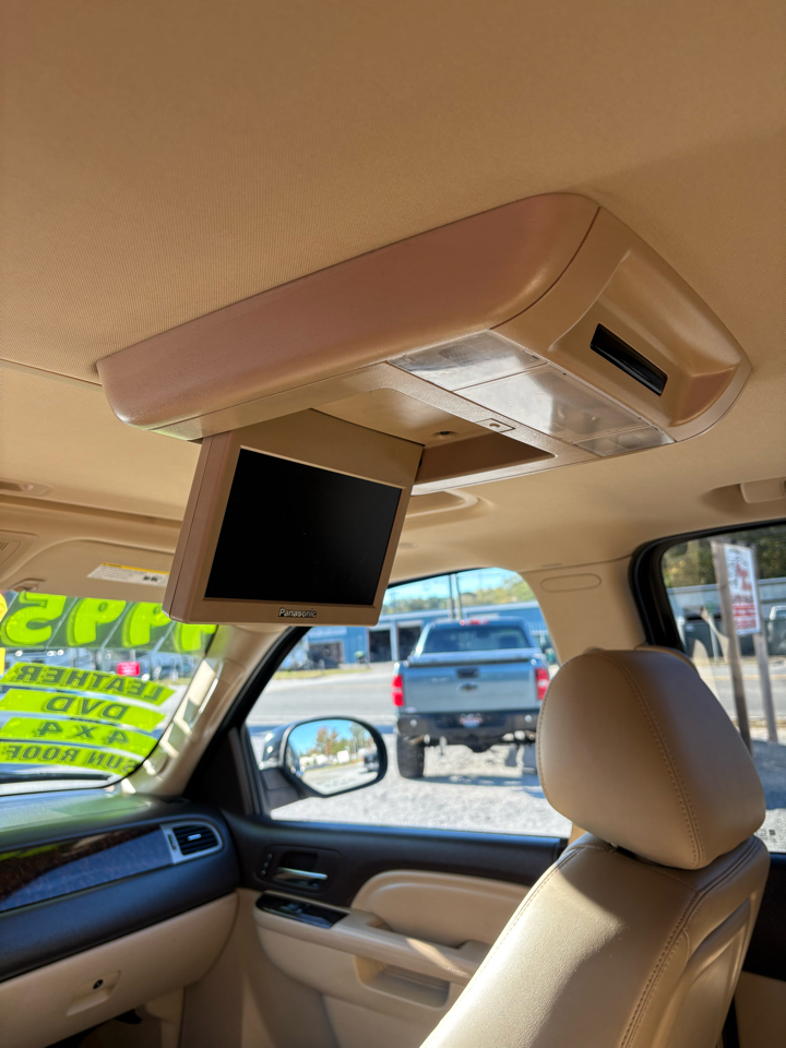 GMC Yukon Denali 4WD 2011 GMC Yukon Denali 4WD 2011