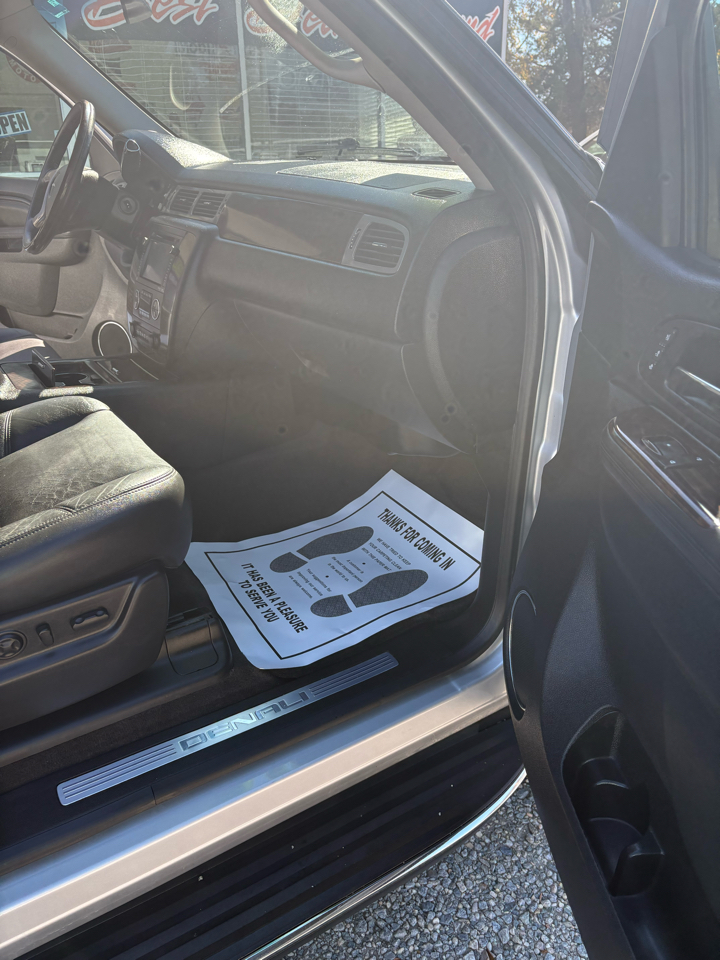 GMC Yukon Denali 4WD 2014 GMC Yukon Denali 4WD 2014