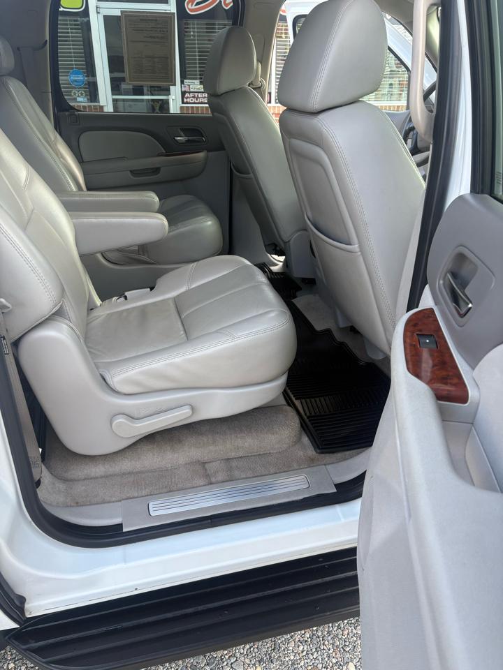 Chevrolet Suburban LS 1500 4WD 2007