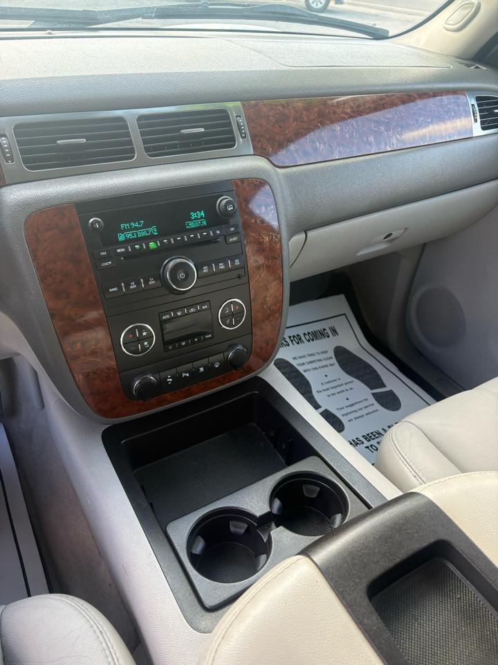 Chevrolet Suburban LS 1500 4WD 2007