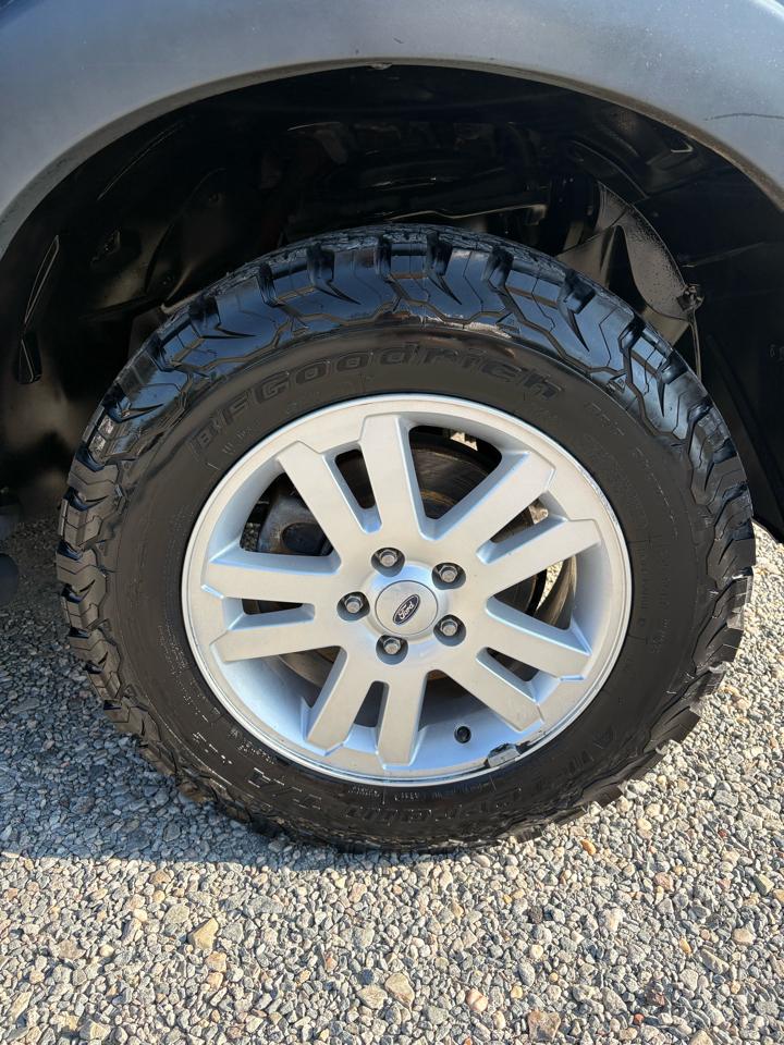 Ford Explorer Sport  2010