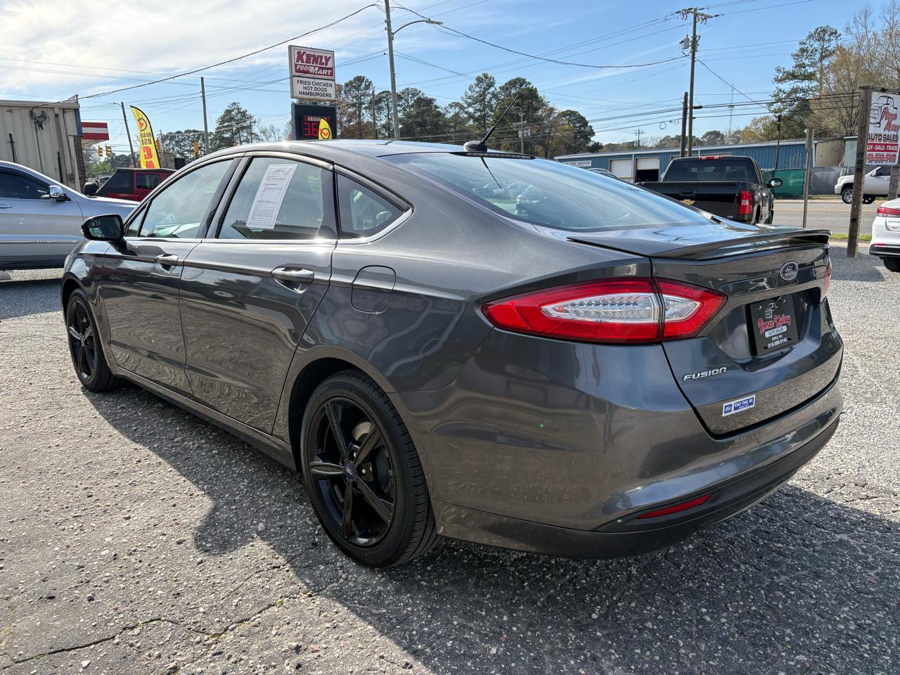 Ford Fusion SE 2016