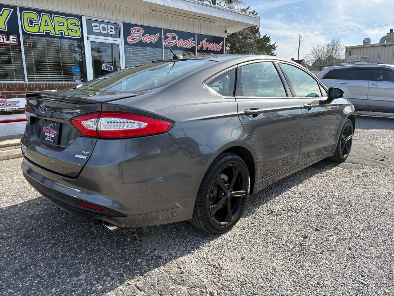Ford Fusion SE 2016