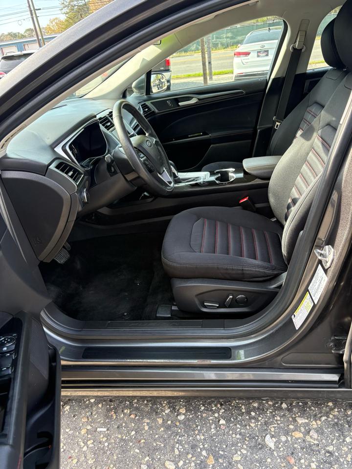 Ford Fusion SE 2016