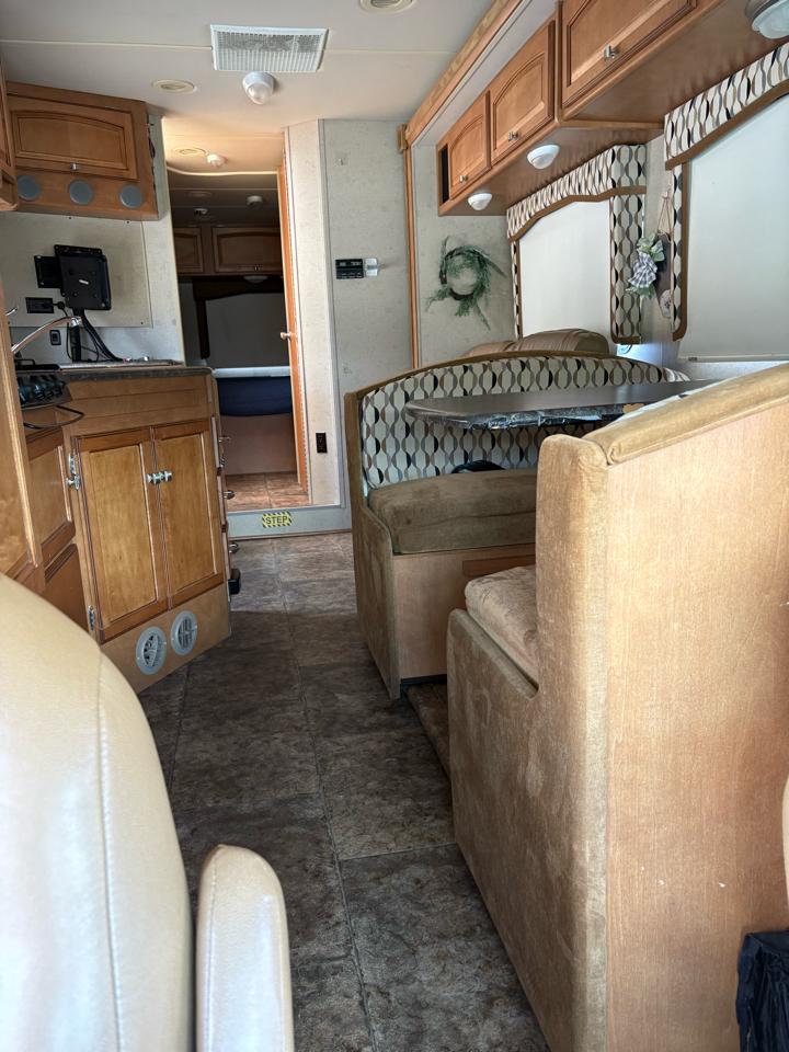 Ford Econoline E450 2012
