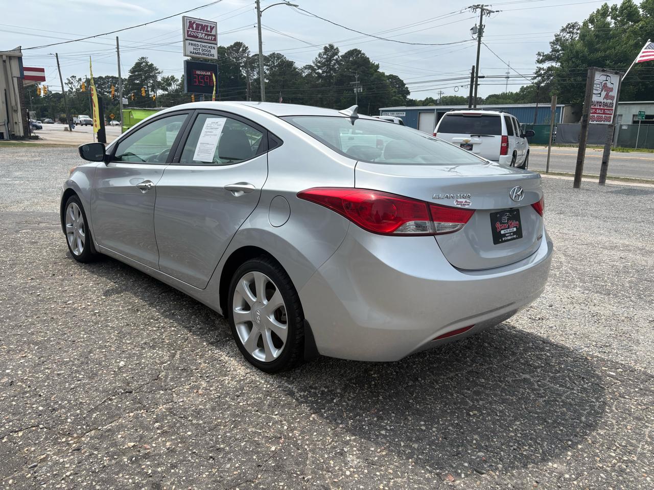 Hyundai Elantra GLS M/T 2013