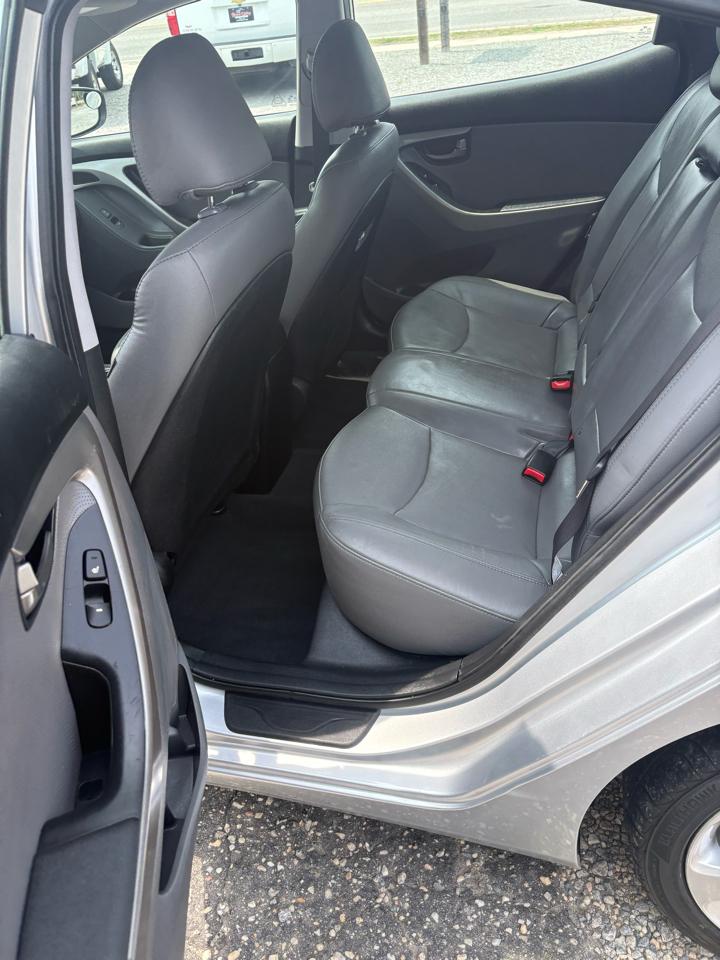 Hyundai Elantra GLS M/T 2013