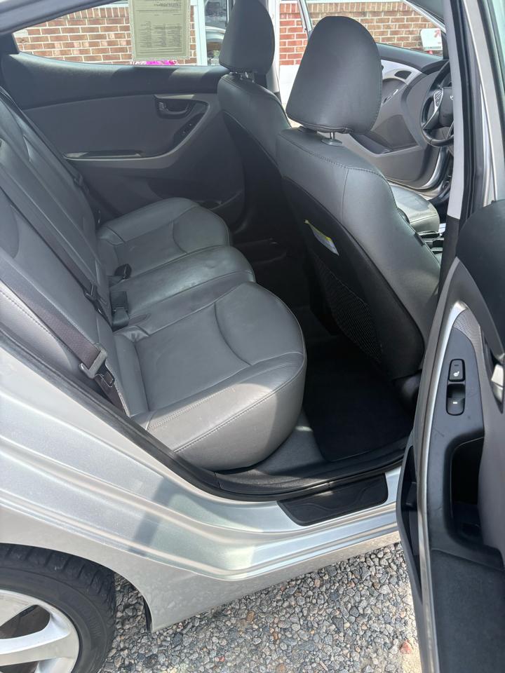 Hyundai Elantra GLS M/T 2013