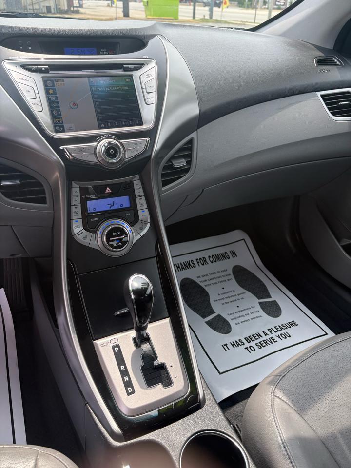 Hyundai Elantra GLS M/T 2013
