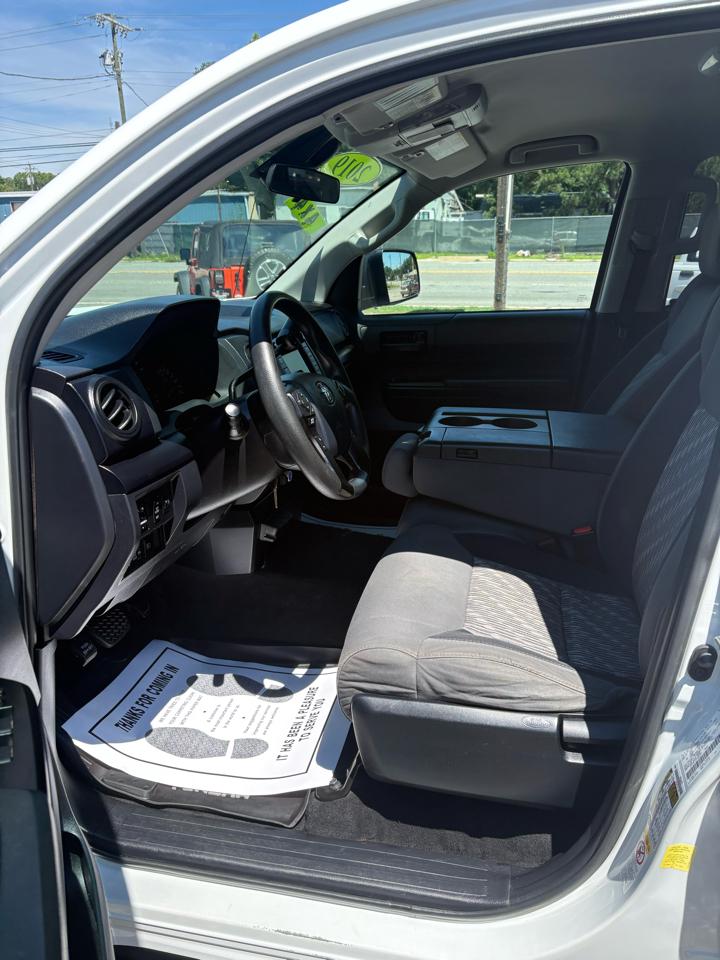 2019 Toyota Tundra SR5 - Photo 10