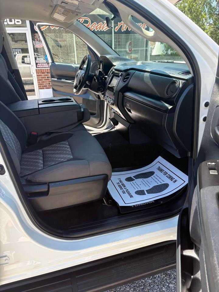 2019 Toyota Tundra SR5 - Photo 13