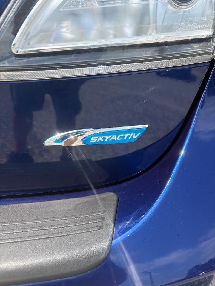Mazda MAZDA3 i Grand Touring MT 5-Door 2013