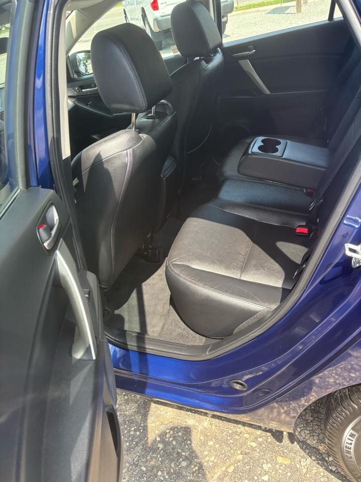 Mazda MAZDA3 i Grand Touring MT 5-Door 2013