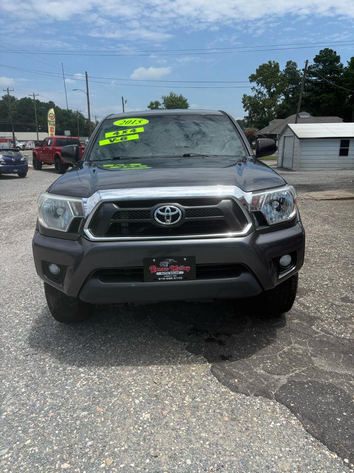 Toyota Tacoma Double Cab V6 6MT 4WD 2015