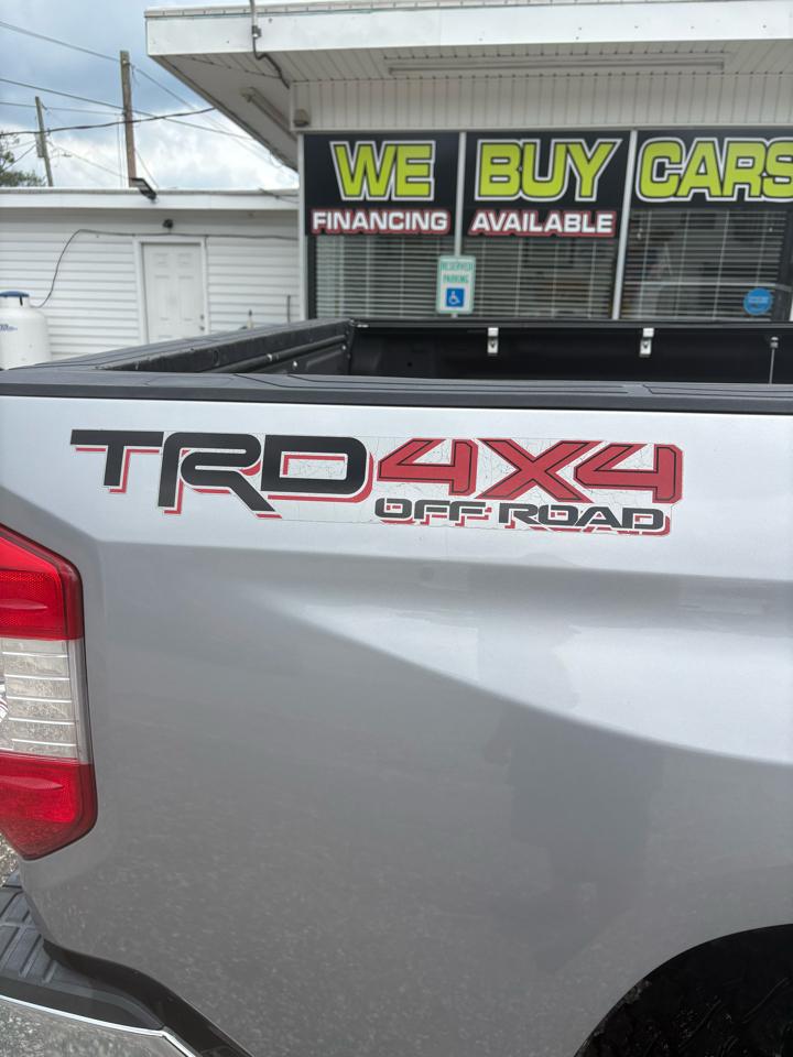 Toyota Tundra 4WD Truck CrewMax 5.7L V8 6-Spd AT SR5 (Natl) 2014