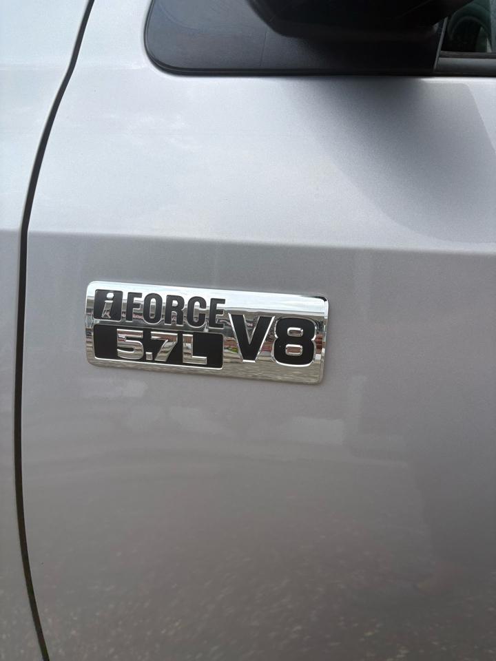 Toyota Tundra 4WD Truck CrewMax 5.7L V8 6-Spd AT SR5 (Natl) 2014