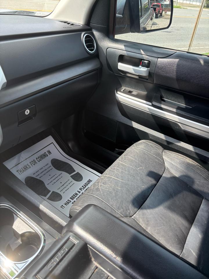 Toyota Tundra 4WD Truck CrewMax 5.7L V8 6-Spd AT SR5 (Natl) 2014
