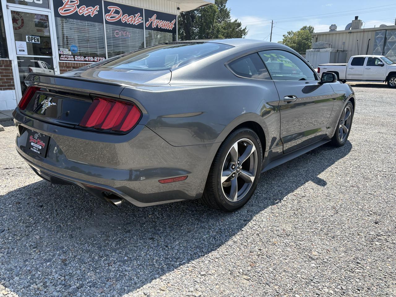 Ford Mustang V6 Coupe 2015