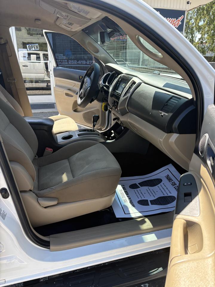 Toyota Tacoma PreRunner Double Cab V6 Auto 2WD 2012