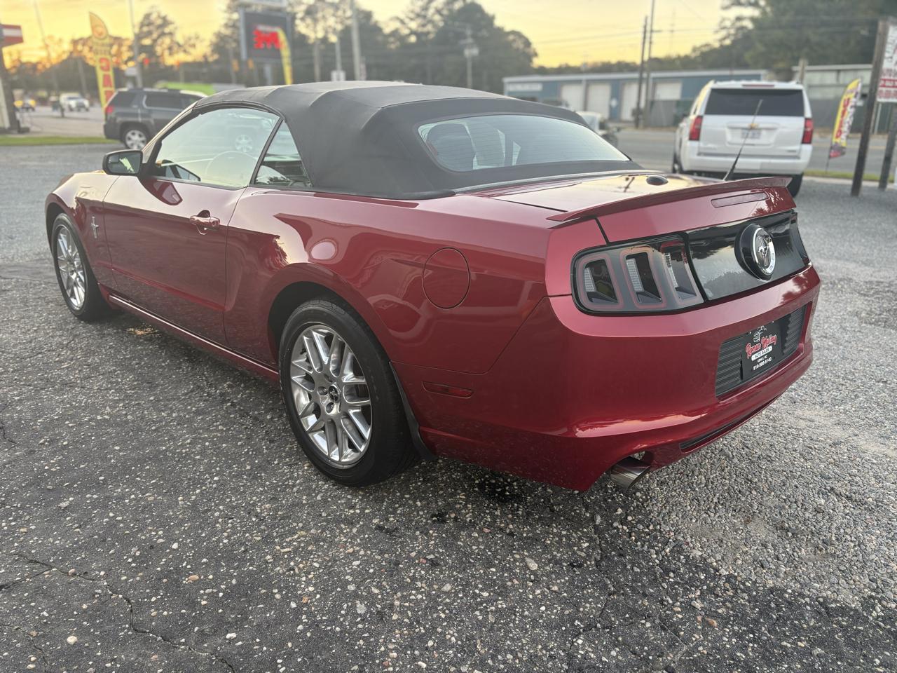 Ford Mustang V6 Convertible 2013