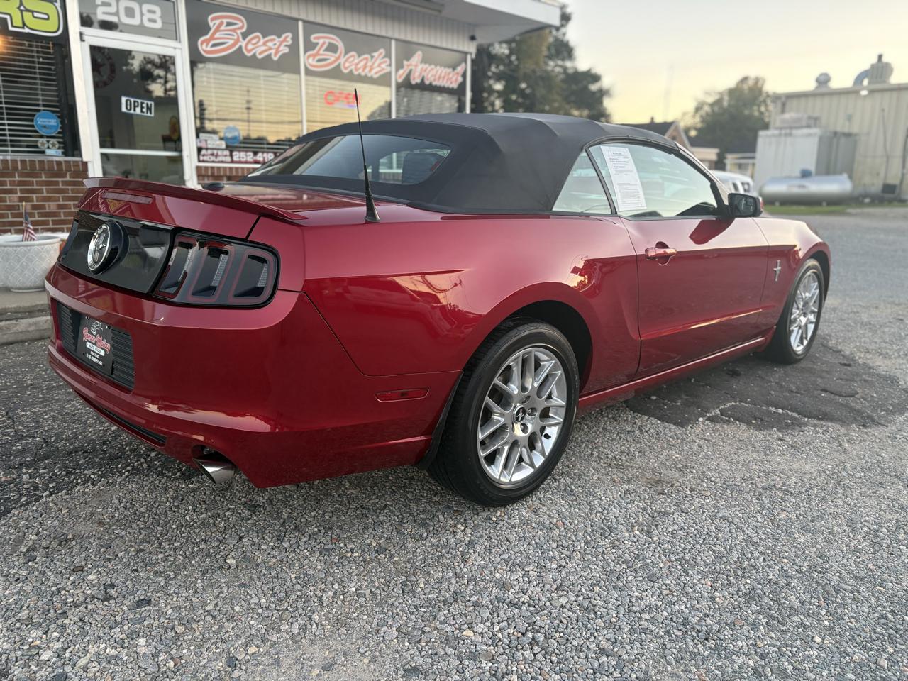 Ford Mustang V6 Convertible 2013