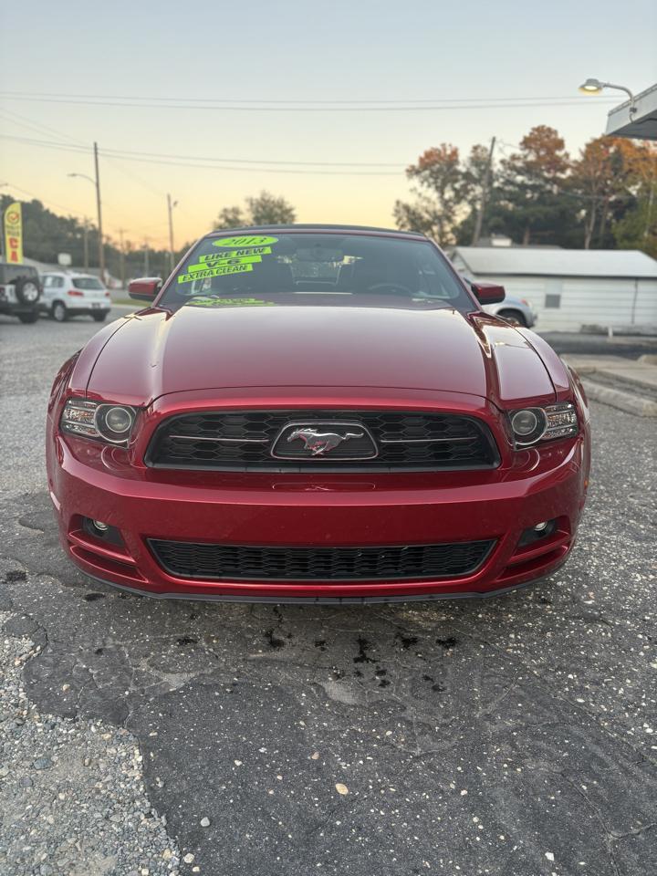 Ford Mustang V6 Convertible 2013