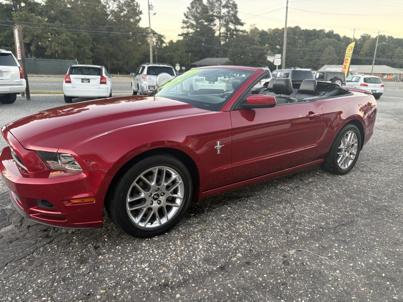 Ford Mustang V6 Convertible 2013