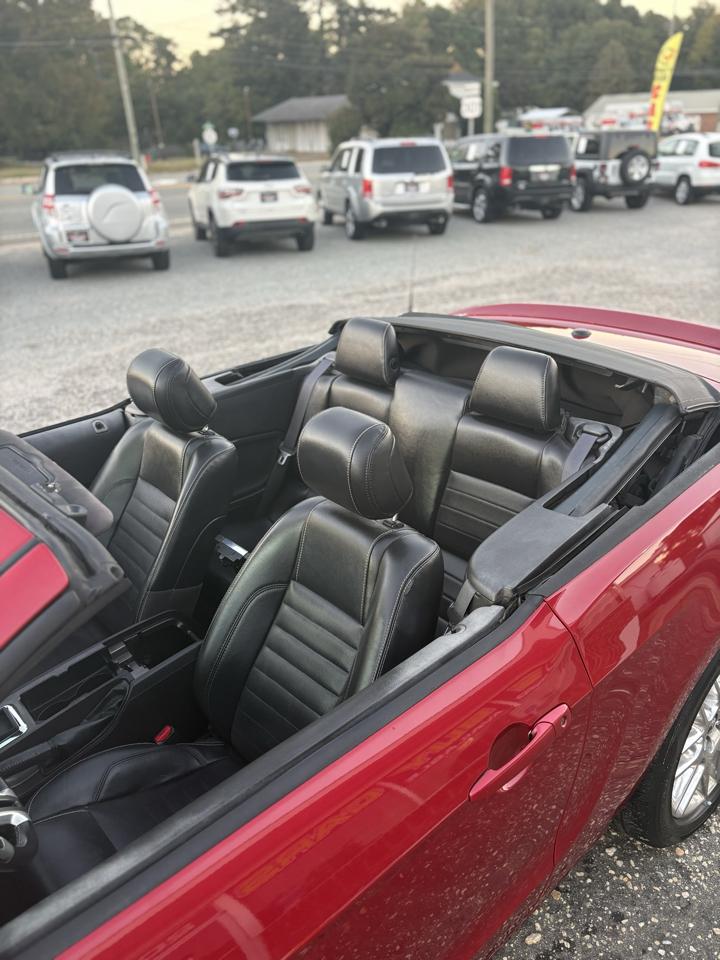Ford Mustang V6 Convertible 2013
