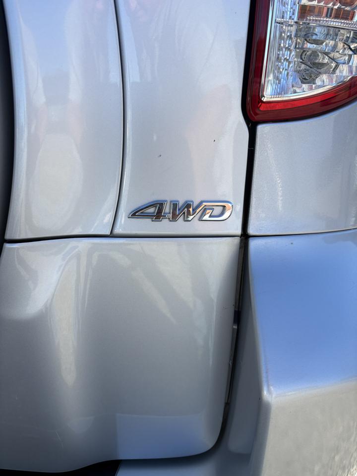 Toyota RAV4 Limited V6 4WD 2009