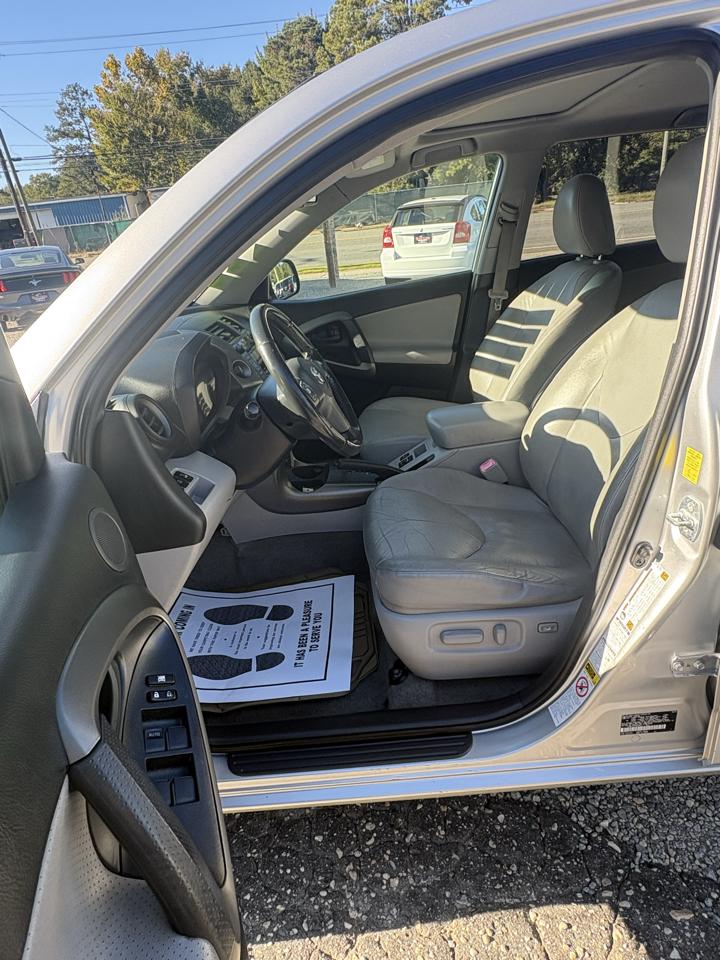 Toyota RAV4 Limited V6 4WD 2009