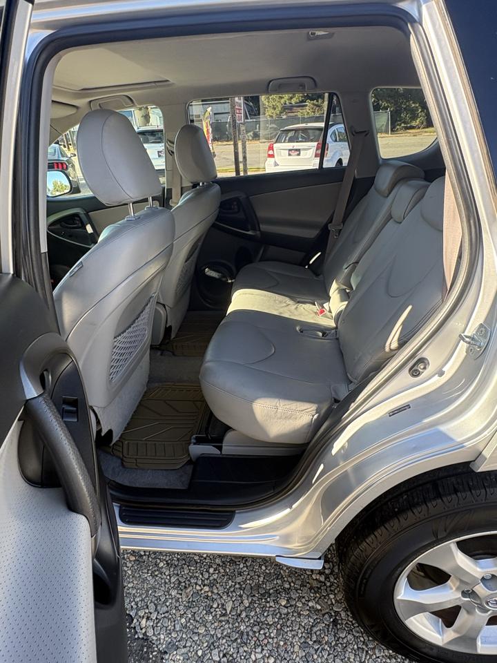 Toyota RAV4 Limited V6 4WD 2009