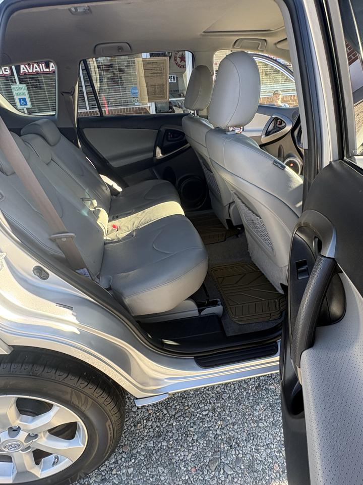 Toyota RAV4 Limited V6 4WD 2009