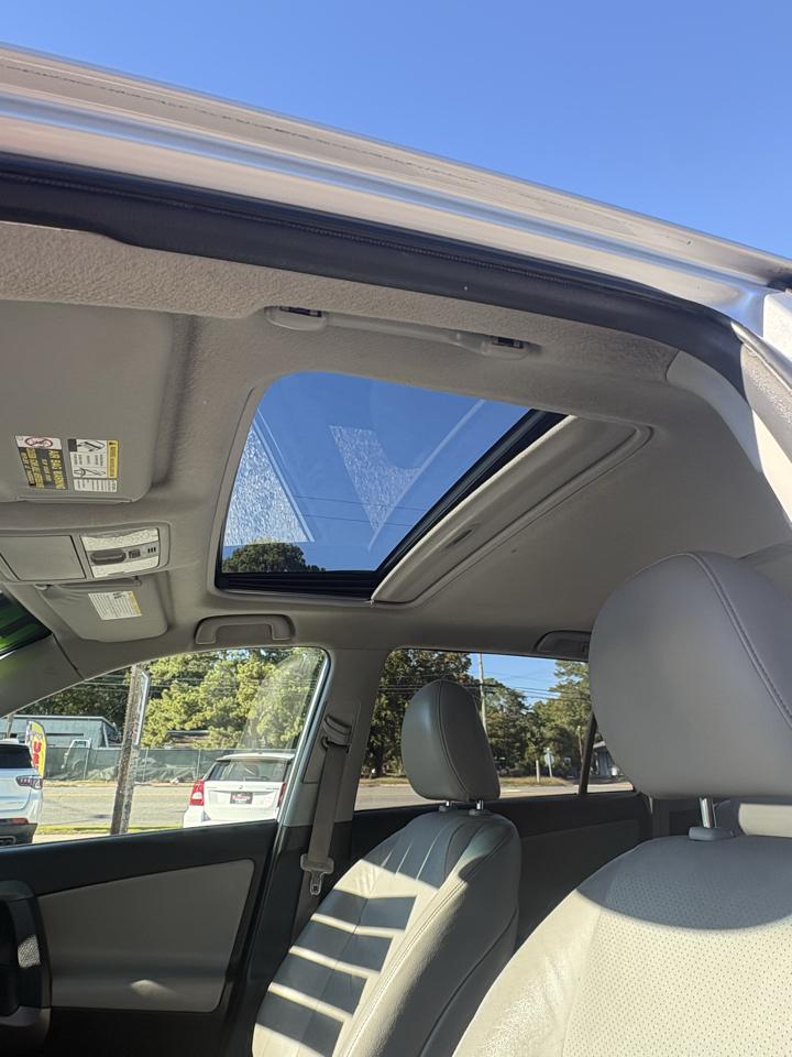 Toyota RAV4 Limited V6 4WD 2009
