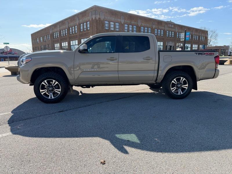 Toyota Tacoma SR5 Double Cab Long Bed V6 6AT 4WD 2019