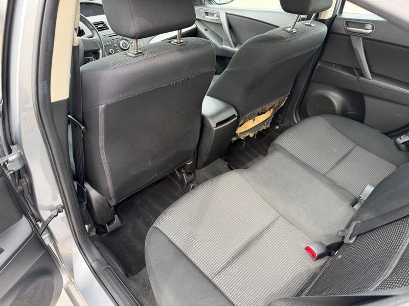 Mazda MAZDA3 i Sport 4-Door 2012