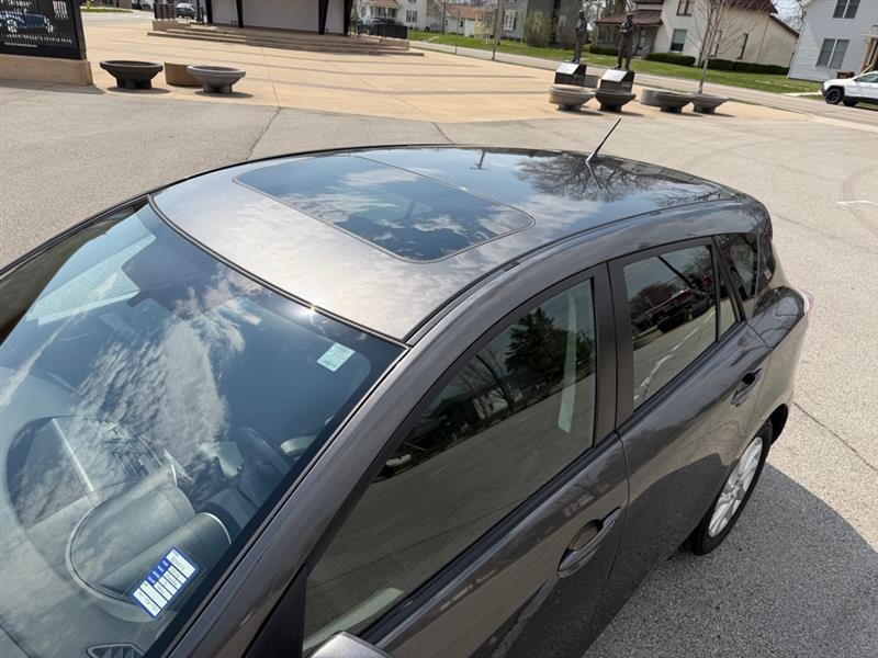 Mazda MAZDA3 i Grand Touring MT 5-Door 2013