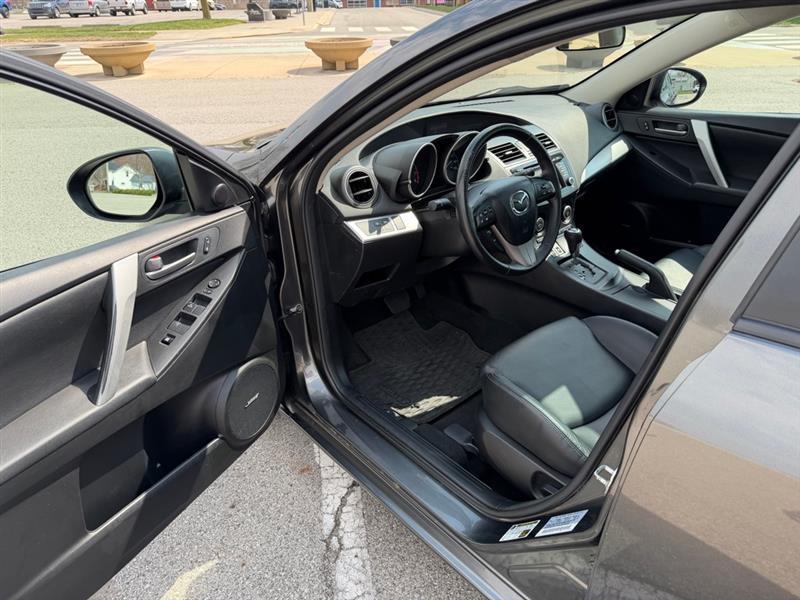 Mazda MAZDA3 i Grand Touring MT 5-Door 2013