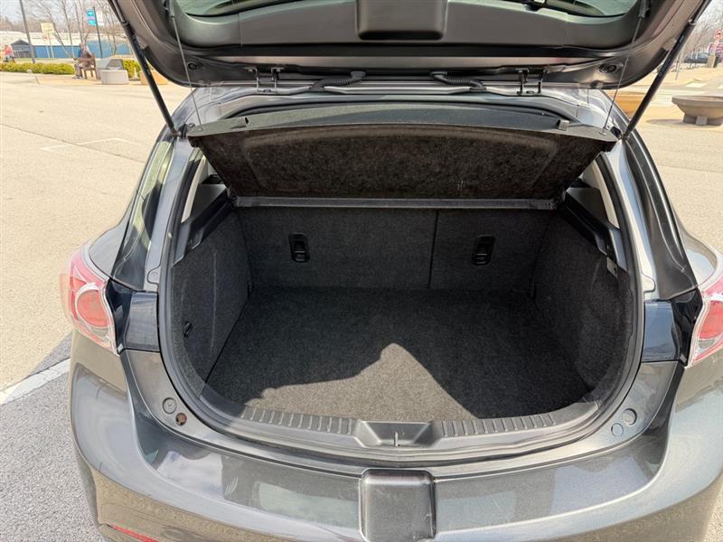 Mazda MAZDA3 i Grand Touring MT 5-Door 2013