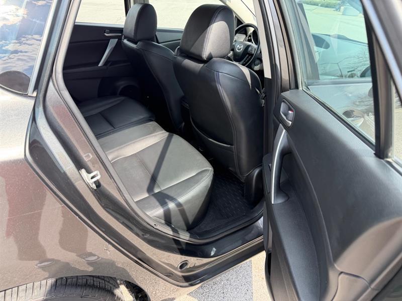 Mazda MAZDA3 i Grand Touring MT 5-Door 2013