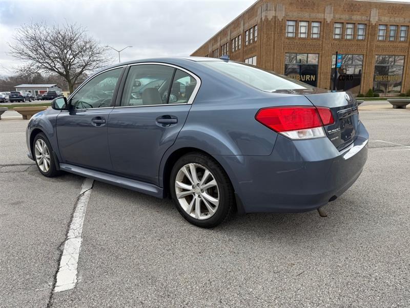 Subaru Legacy 2.5i Limited 2013