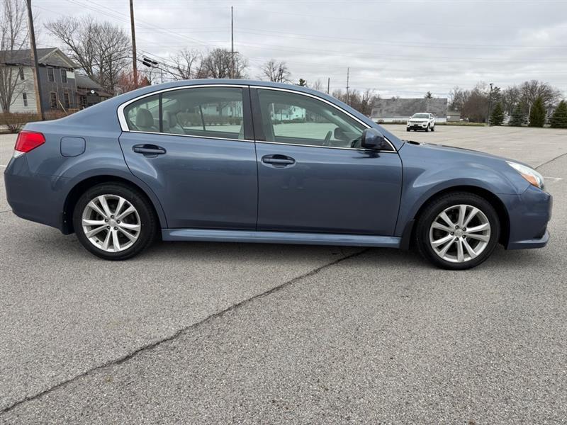 Subaru Legacy 2.5i Limited 2013