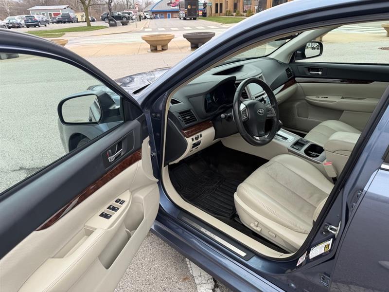 Subaru Legacy 2.5i Limited 2013
