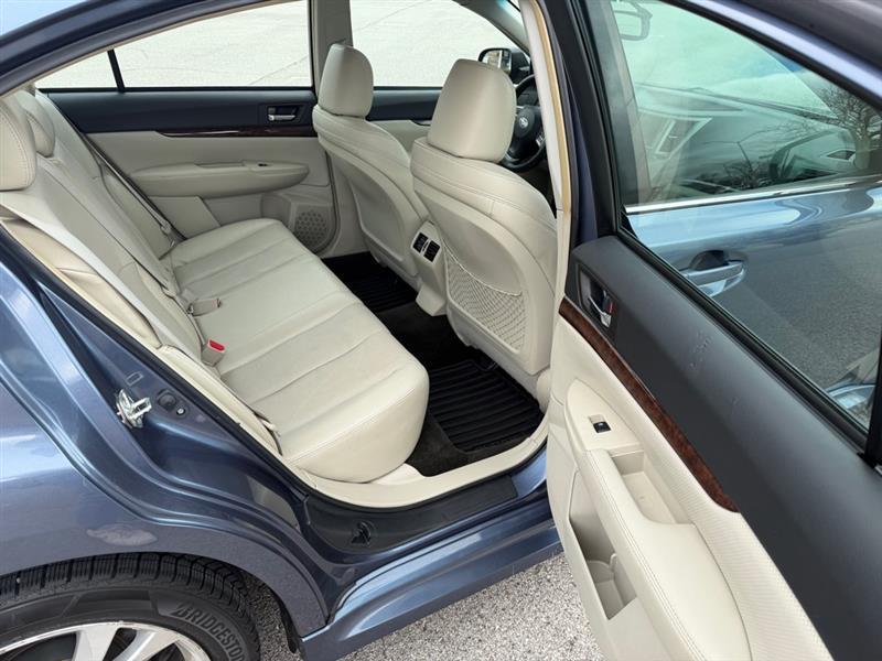Subaru Legacy 2.5i Limited 2013