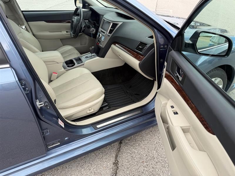 Subaru Legacy 2.5i Limited 2013