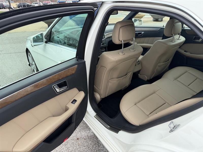 Mercedes-Benz E-Class E350 Sedan 4MATIC 2011