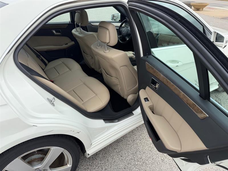 Mercedes-Benz E-Class E350 Sedan 4MATIC 2011