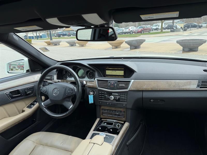 Mercedes-Benz E-Class E350 Sedan 4MATIC 2011