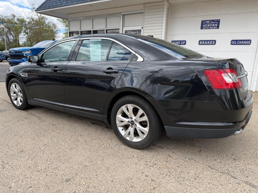 Ford Taurus SEL FWD 2011