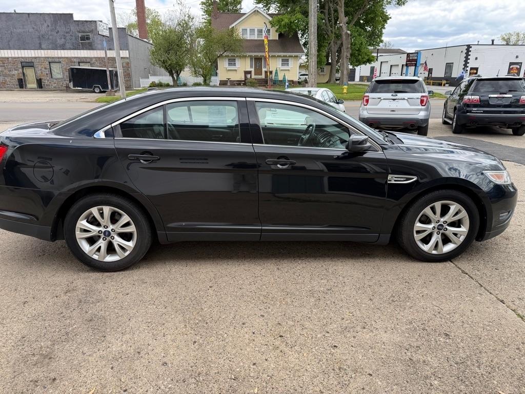 Ford Taurus SEL FWD 2011