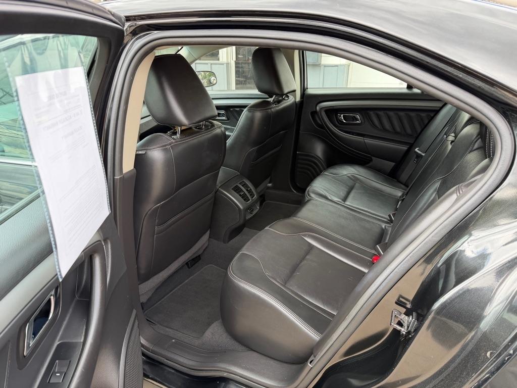 Ford Taurus SEL FWD 2011